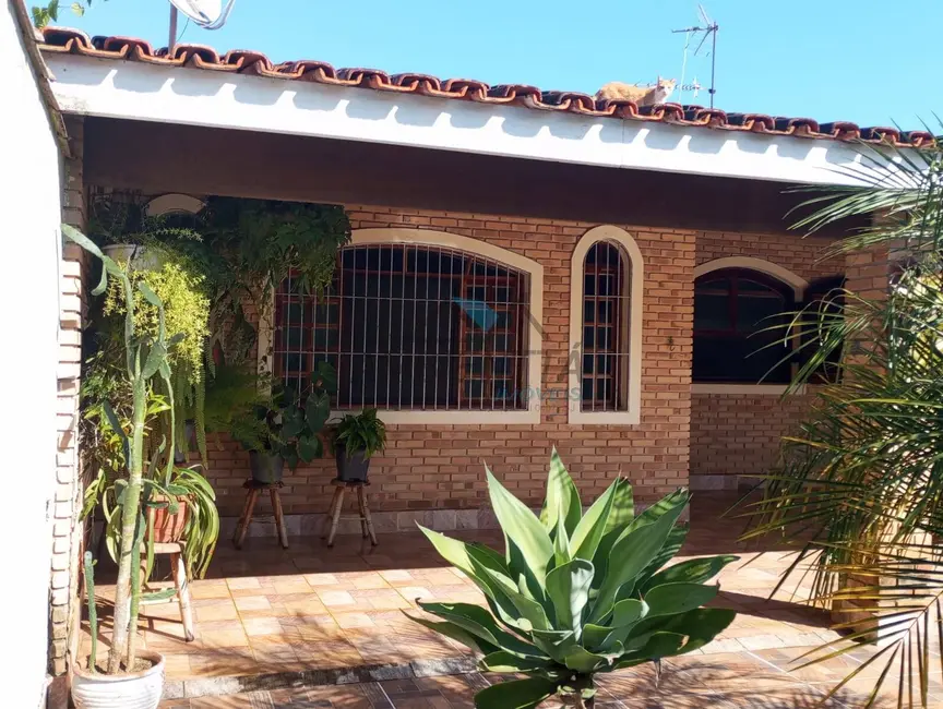 Foto 2 de Casa com 3 quartos à venda, 360m2 em Caraguatatuba - SP