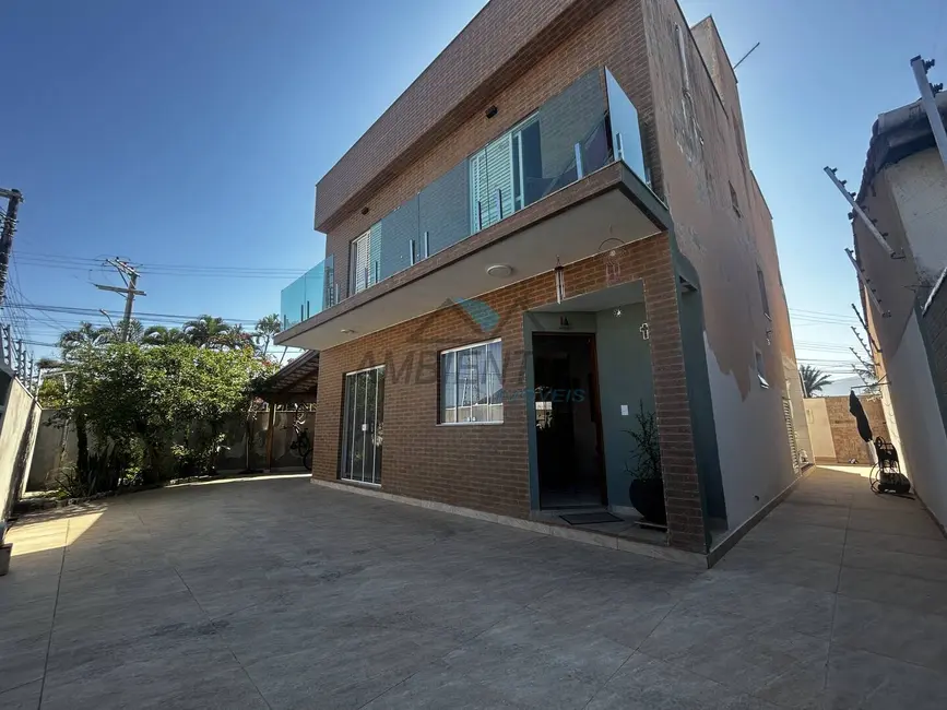 Casa com 3 quartos à venda, 202m2 em Praia das Palmeiras, Caraguatatuba - SP - imagem 1 Foto 1 de Casa com 3 quartos à venda, 202m2 em Praia das Palmeiras, Caraguatatuba - SP