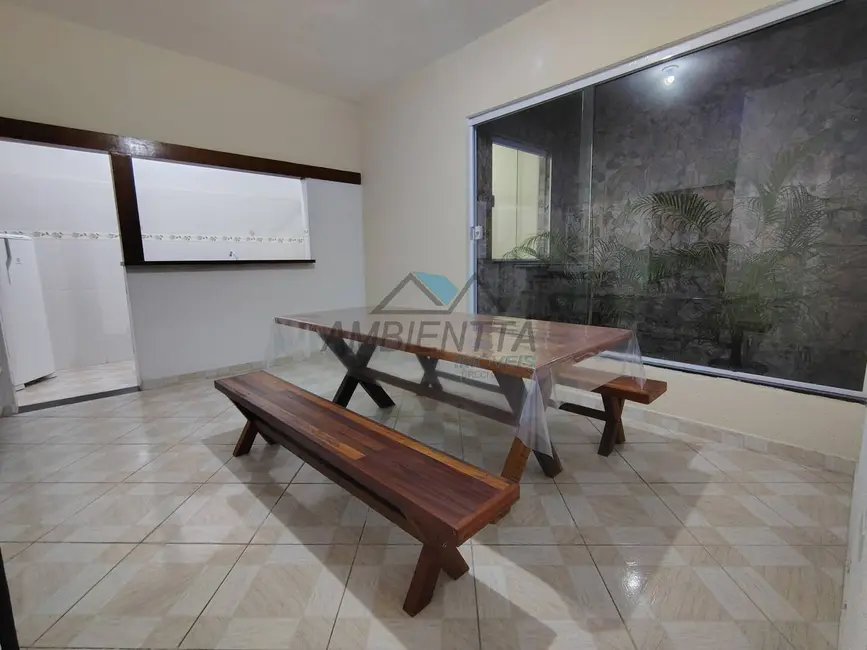 Casa com 2 quartos à venda e para alugar, 70m2 em Centro, Caraguatatuba - SP - imagem 1 Foto 1 de Casa com 2 quartos à venda e para alugar, 70m2 em Centro, Caraguatatuba - SP