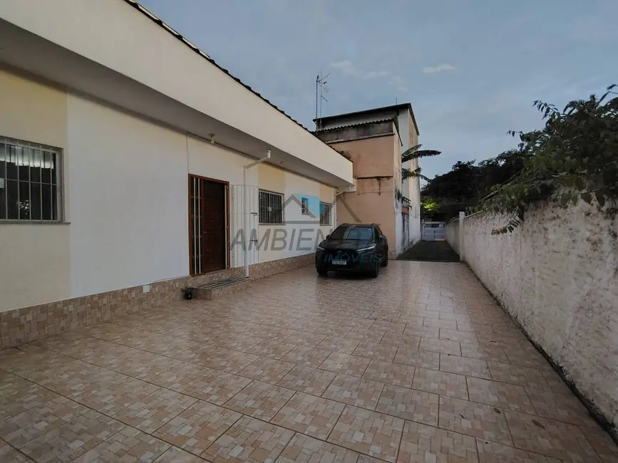 Casa com 2 quartos à venda e para alugar, 70m2 em Centro, Caraguatatuba - SP - imagem 5 Foto 5 de Casa com 2 quartos à venda e para alugar, 70m2 em Centro, Caraguatatuba - SP