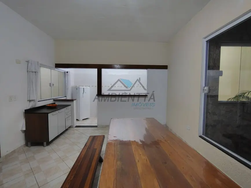 Casa com 2 quartos à venda e para alugar, 70m2 em Centro, Caraguatatuba - SP - imagem 7 Foto 7 de Casa com 2 quartos à venda e para alugar, 70m2 em Centro, Caraguatatuba - SP