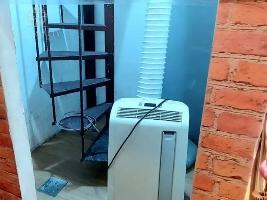 Loja para alugar, 32m2 em Gonzaga, Santos - SP - imagem 6 Foto 6 de Loja para alugar, 32m2 em Gonzaga, Santos - SP