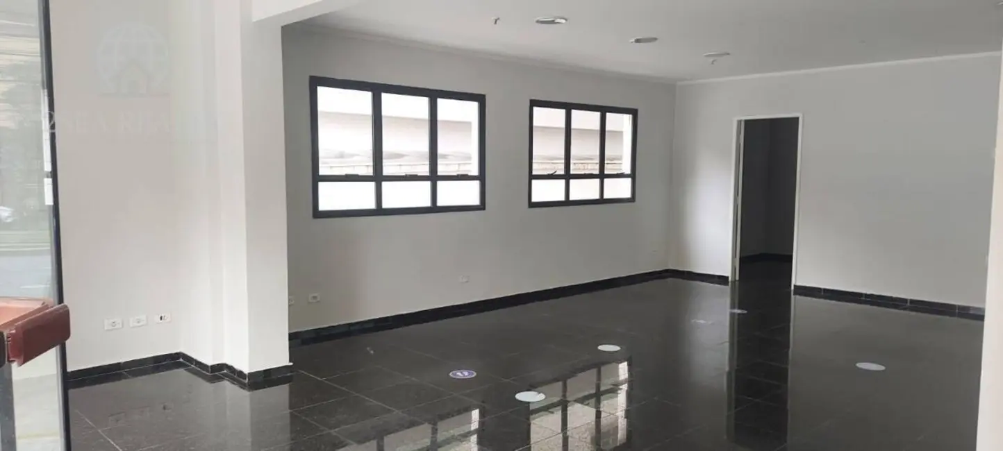 Loja para alugar, 110m2 em Gonzaga, Santos - SP - imagem 8 Foto 8 de Loja para alugar, 110m2 em Gonzaga, Santos - SP