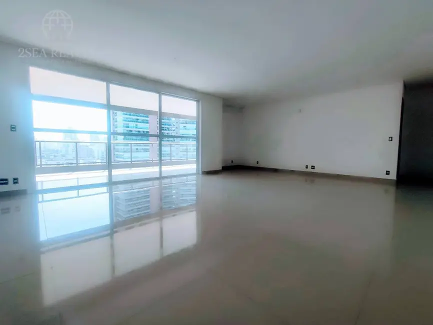 Apartamento com 4 quartos à venda, 210m2 em Embaré, Santos - SP - imagem 2 Foto 2 de Apartamento com 4 quartos à venda, 210m2 em Embaré, Santos - SP
