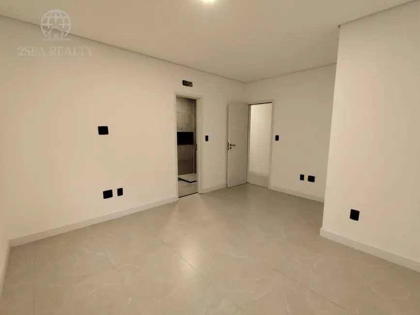 Foto 6 de Sobrado com 3 quartos à venda, 280m2 em Embaré, Santos - SP