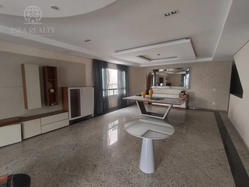 Casa com 5 quartos à venda e para alugar, 327m2 em Embaré, Santos - SP - imagem 2 Foto 2 de Casa com 5 quartos à venda e para alugar, 327m2 em Embaré, Santos - SP