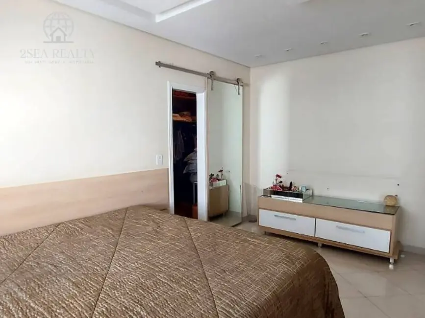 Casa com 5 quartos à venda e para alugar, 327m2 em Embaré, Santos - SP - imagem 8 Foto 8 de Casa com 5 quartos à venda e para alugar, 327m2 em Embaré, Santos - SP