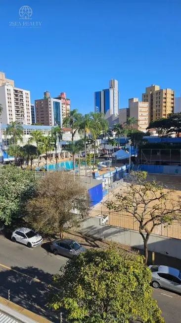 Foto 4 de Apartamento com 3 quartos à venda, 200m2 em Vila Itapura, Campinas - SP