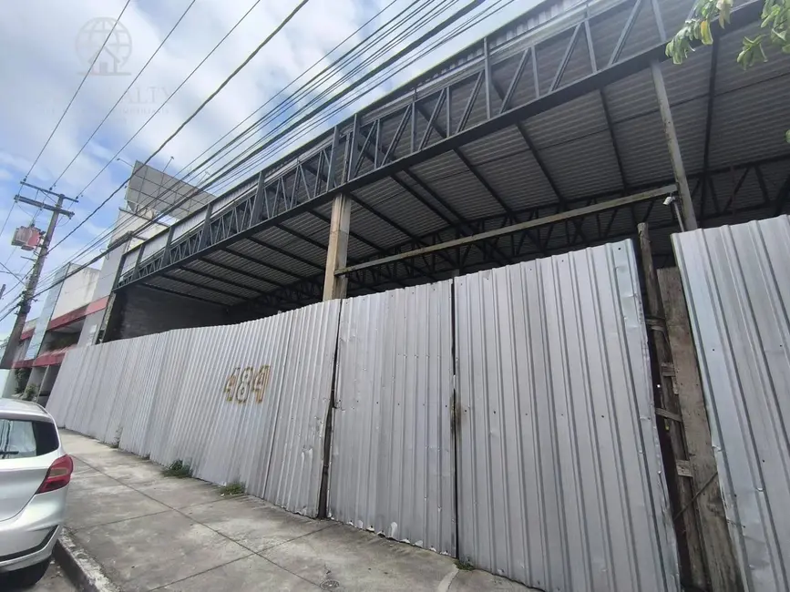Foto 2 de Armazém / Galpão à venda, 1780m2 em Vila Mathias, Santos - SP