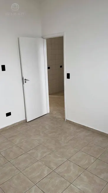 Apartamento com 2 quartos para alugar, 70m2 em Gonzaga, Santos - SP - imagem 4 Foto 4 de Apartamento com 2 quartos para alugar, 70m2 em Gonzaga, Santos - SP