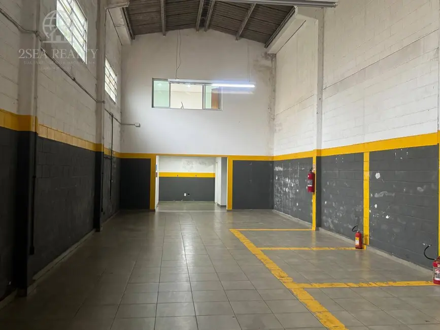 Armazém / Galpão à venda e para alugar, 200m2 em Marapé, Santos - SP - imagem 3 Foto 3 de Armazém / Galpão à venda e para alugar, 200m2 em Marapé, Santos - SP