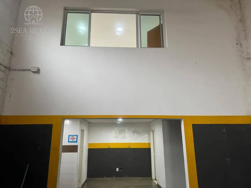 Armazém / Galpão à venda e para alugar, 200m2 em Marapé, Santos - SP - imagem 9 Foto 9 de Armazém / Galpão à venda e para alugar, 200m2 em Marapé, Santos - SP