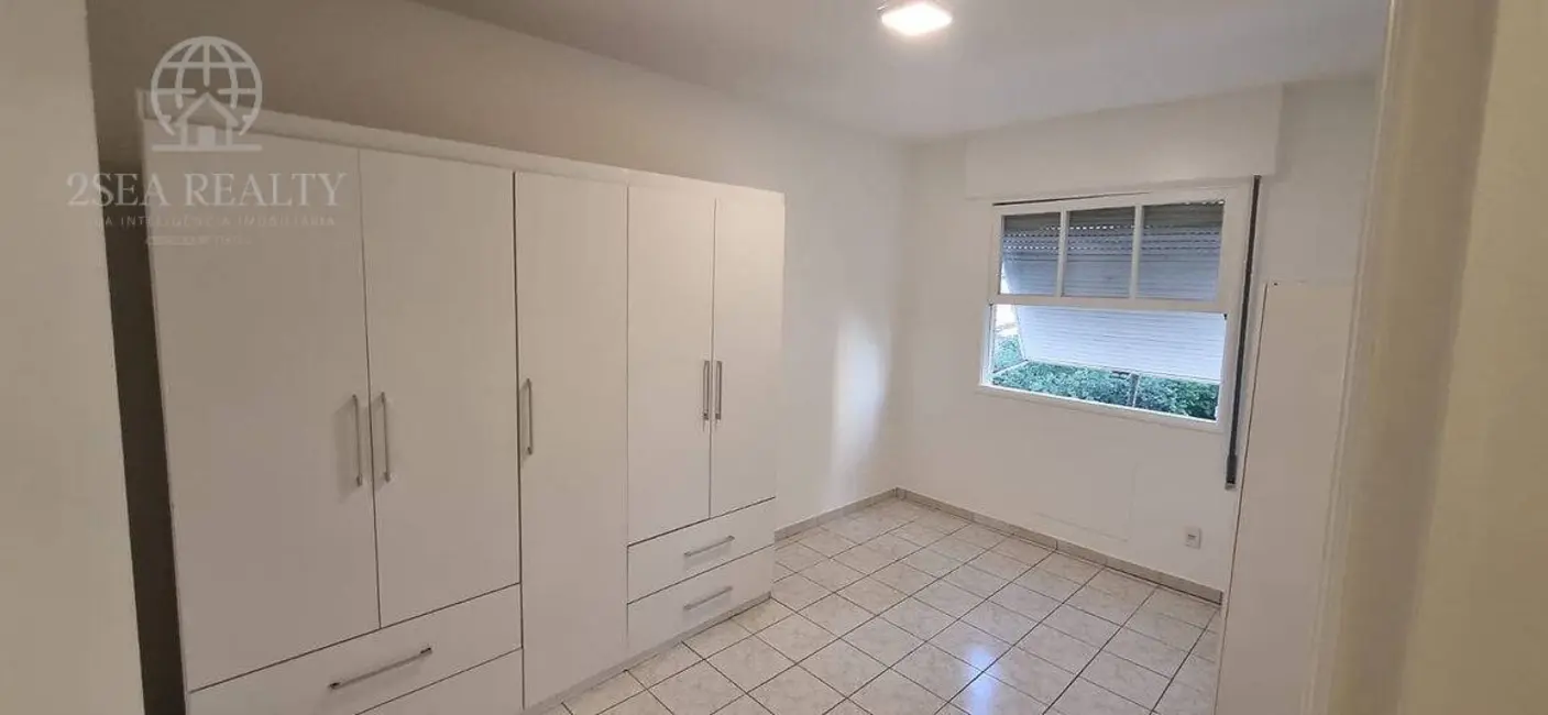 Foto 3 de Apartamento com 3 quartos para alugar, 202m2 em Embaré, Santos - SP