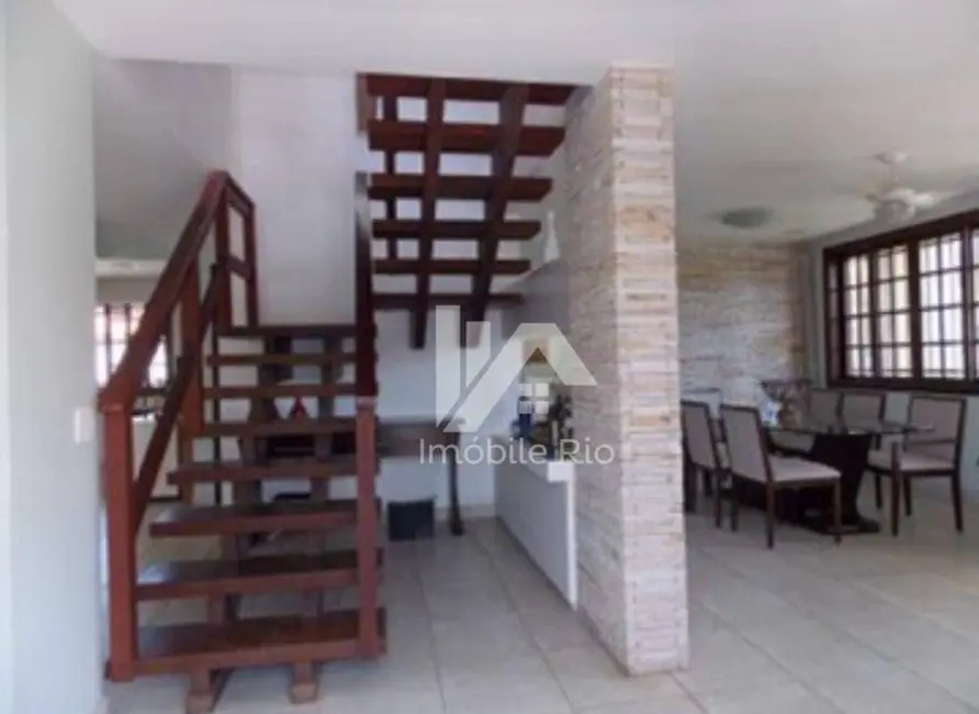 Foto 4 de Casa com 7 quartos à venda, 360m2 em Piratininga, Niteroi - RJ