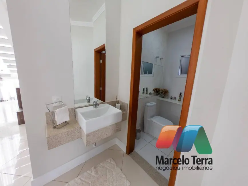 Casa com 4 quartos à venda, 460m2 em Sao Jose Dos Campos - SP - imagem 8 Foto 8 de Casa com 4 quartos à venda, 460m2 em Sao Jose Dos Campos - SP