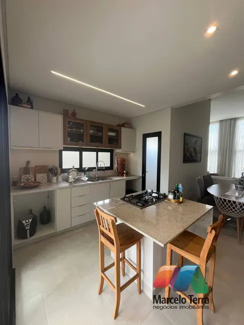 Foto 2 de Casa com 3 quartos à venda, 158m2 em Sao Jose Dos Campos - SP