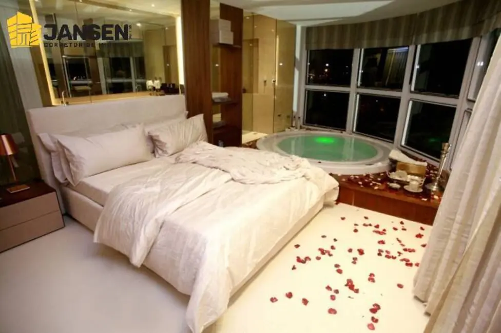 Apartamento com 4 quartos à venda, 190m2 em Joao Pessoa - PB - imagem 2 Foto 2 de Apartamento com 4 quartos à venda, 190m2 em Joao Pessoa - PB