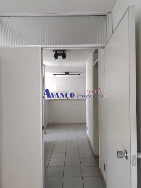 Sala Comercial à venda e para alugar, 107m2 em Centro, Jundiai - SP - imagem 6 Foto 6 de Sala Comercial à venda e para alugar, 107m2 em Centro, Jundiai - SP