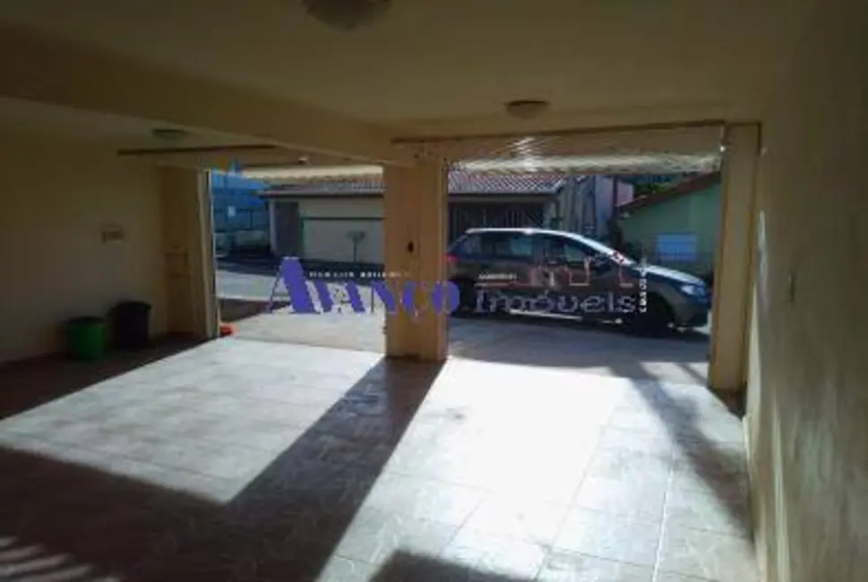 Casa com 3 quartos à venda, 214m2 em Jardim Santa Rita de Cássia, Jundiai - SP - imagem 2 Foto 2 de Casa com 3 quartos à venda, 214m2 em Jardim Santa Rita de Cássia, Jundiai - SP
