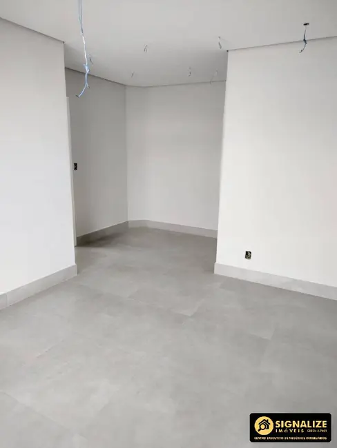 Casa de Condomínio com 3 quartos à venda, 360m2 em Ogiva, Cabo Frio - RJ - imagem 9 Foto 9 de Casa de Condomínio com 3 quartos à venda, 360m2 em Ogiva, Cabo Frio - RJ