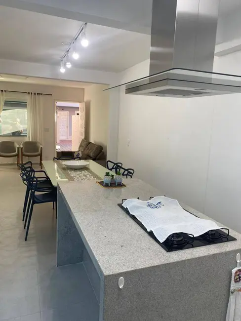 Foto 2 de Casa com 3 quartos à venda, 150m2 em Braga, Cabo Frio - RJ
