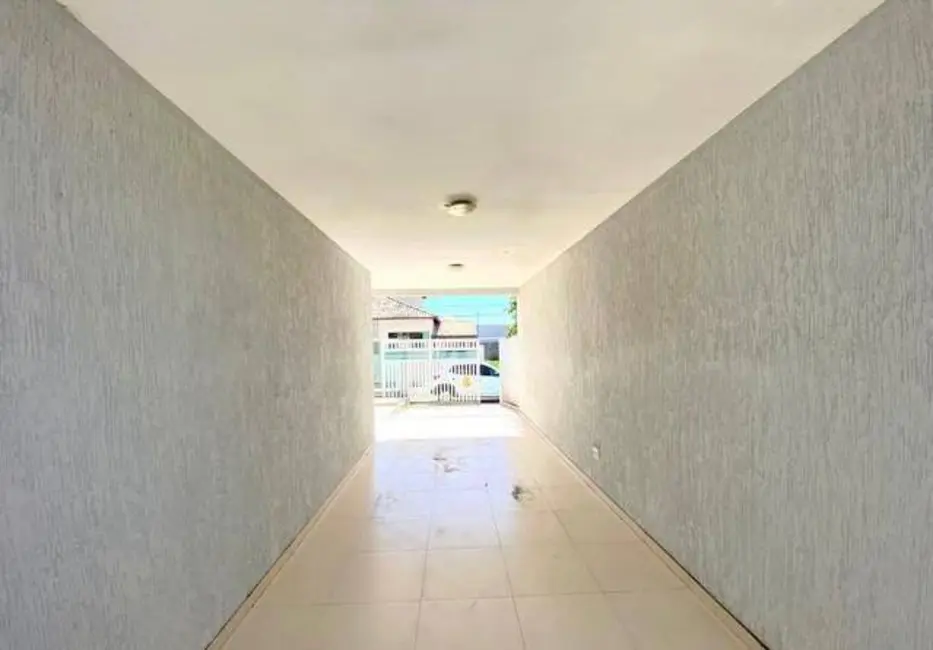 Foto 3 de Casa de Condomínio com 3 quartos à venda, 300m2 em Peró, Cabo Frio - RJ