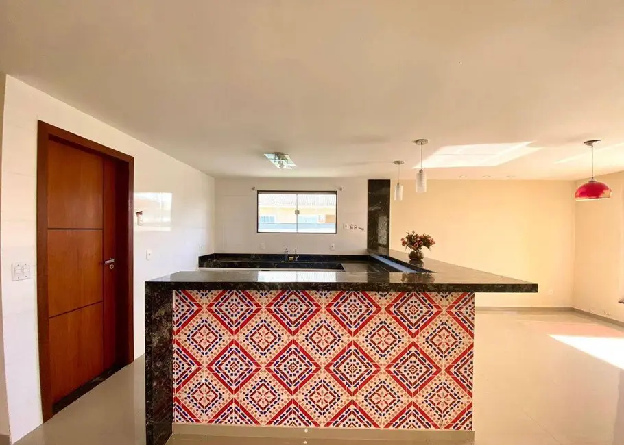 Foto 4 de Casa de Condomínio com 3 quartos à venda, 300m2 em Peró, Cabo Frio - RJ