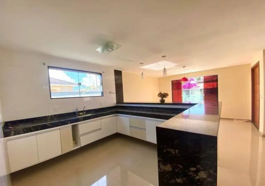 Foto 8 de Casa de Condomínio com 3 quartos à venda, 300m2 em Peró, Cabo Frio - RJ