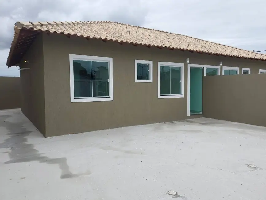 Foto 2 de Casa com 2 quartos à venda, 150m2 em Cabo Frio - RJ