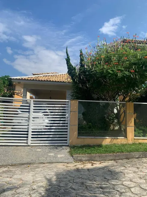 Foto 1 de Casa de Condomínio com 3 quartos à venda, 300m2 em Ogiva, Cabo Frio - RJ