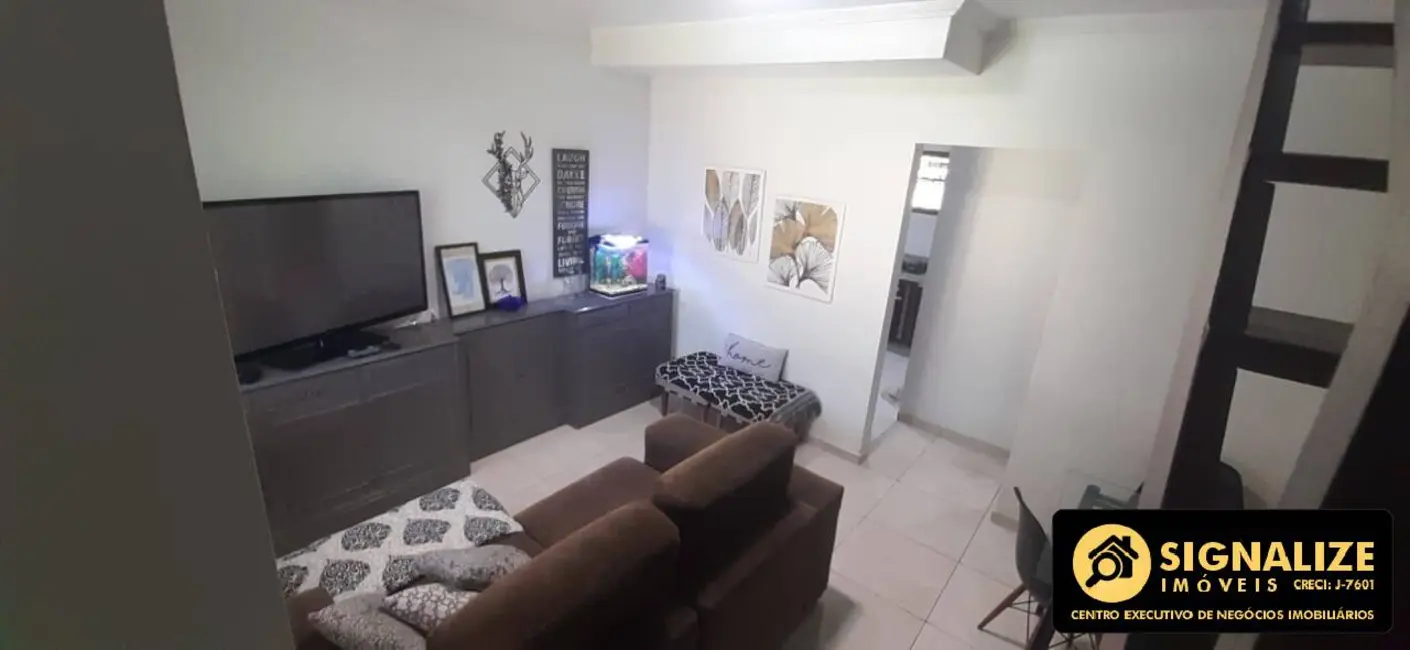 Foto 2 de Casa de Condomínio com 6 quartos à venda, 150m2 em Palmeiras, Cabo Frio - RJ