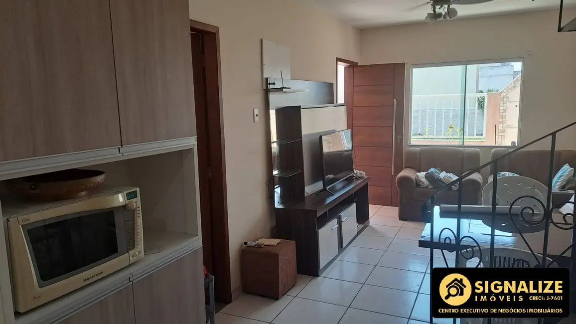 Foto 2 de Casa de Condomínio com 2 quartos para alugar, 70m2 em Peró, Cabo Frio - RJ
