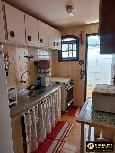 Foto 2 de Casa de Condomínio com 3 quartos à venda, 100m2 em Ogiva, Cabo Frio - RJ