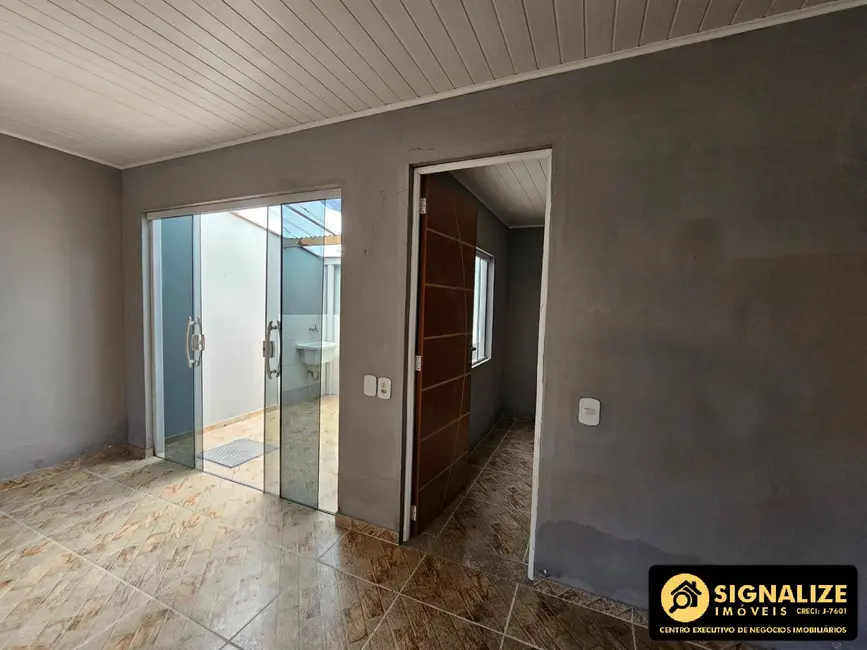 Foto 3 de Casa com 1 quarto à venda, 120m2 em Cabo Frio - RJ