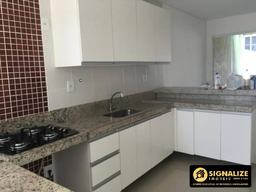 Foto 2 de Casa com 4 quartos à venda, 350m2 em Cabo Frio - RJ