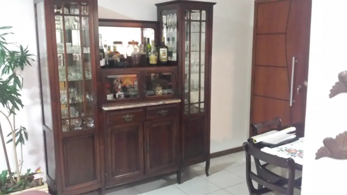 Foto 2 de Apartamento com 3 quartos à venda, 127m2 em Braga, Cabo Frio - RJ