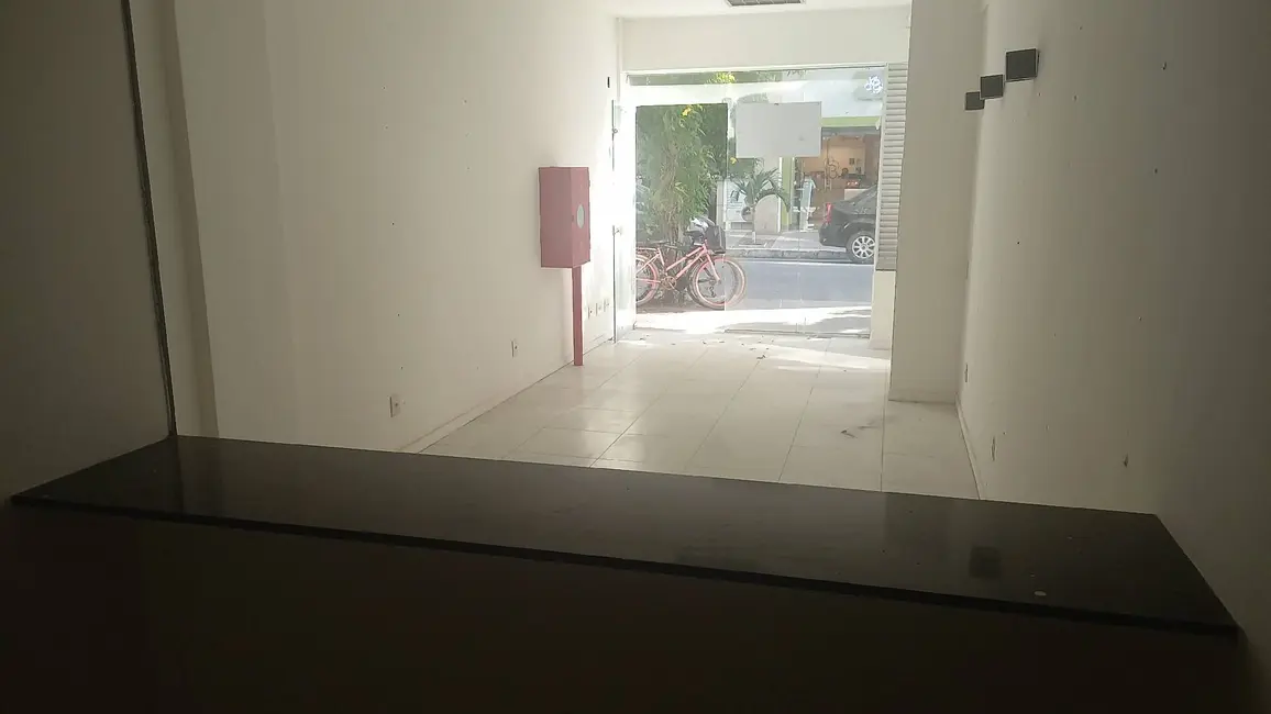 Loja para alugar, 70m2 em Centro, Cabo Frio - RJ - imagem 4 Foto 4 de Loja para alugar, 70m2 em Centro, Cabo Frio - RJ