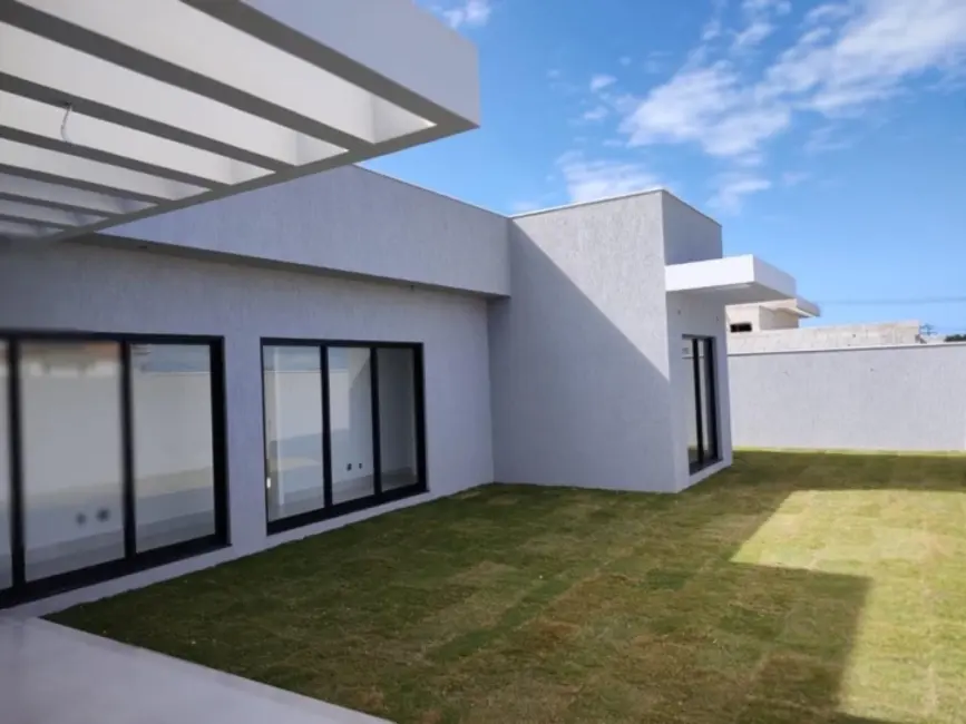 Foto 3 de Casa de Condomínio com 3 quartos à venda, 165m2 em Ogiva, Cabo Frio - RJ