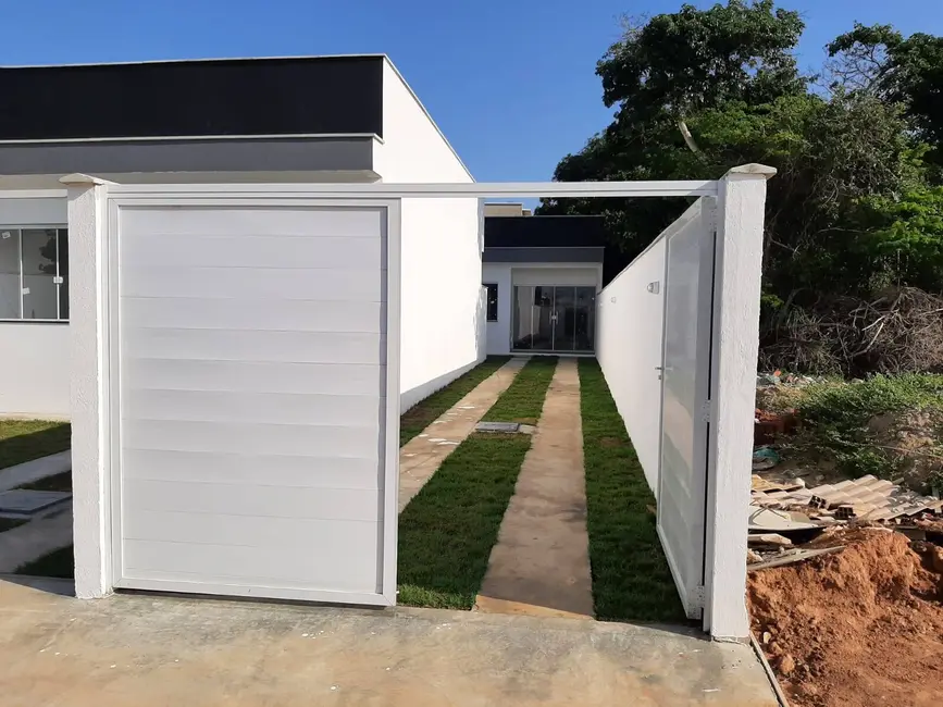 Foto 2 de Casa com 2 quartos à venda, 85m2 em Cabo Frio - RJ