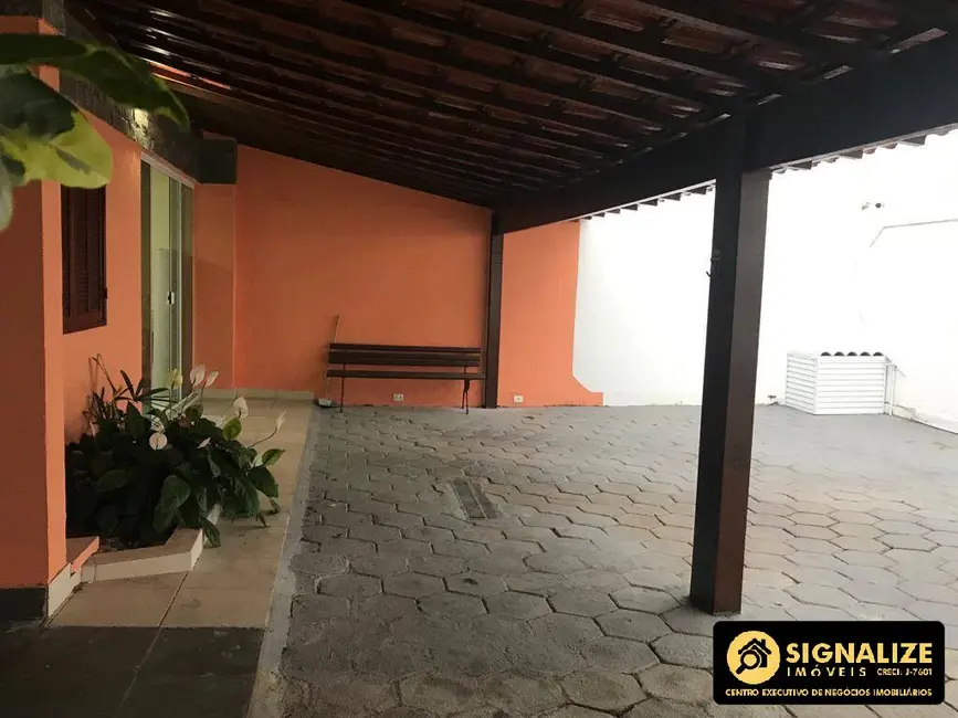 Casa de Condomínio com 3 quartos à venda, 90m2 em Jardim Flamboyant, Cabo Frio - RJ - imagem 3 Foto 3 de Casa de Condomínio com 3 quartos à venda, 90m2 em Jardim Flamboyant, Cabo Frio - RJ