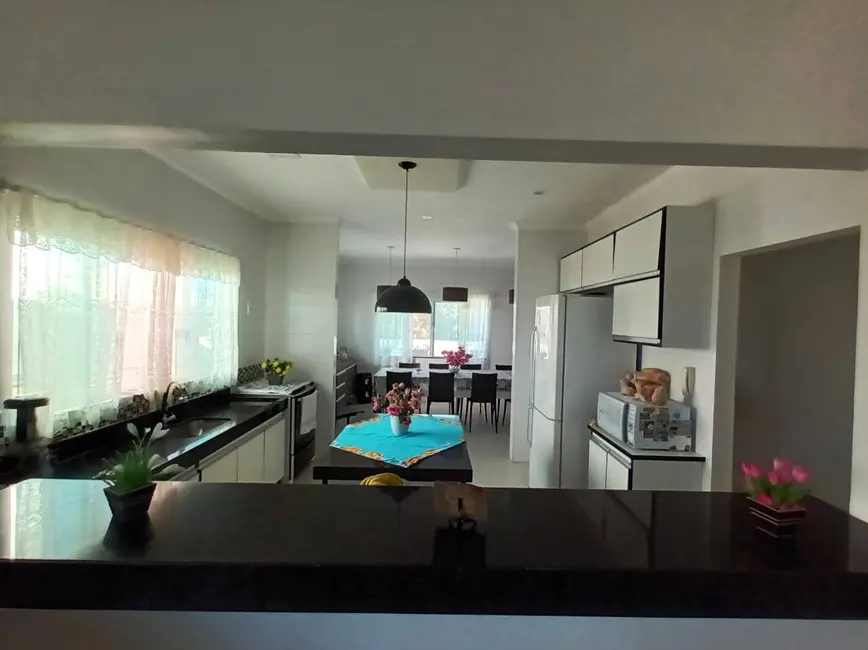 Foto 9 de Casa de Condomínio com 3 quartos à venda, 300m2 em Peró, Cabo Frio - RJ