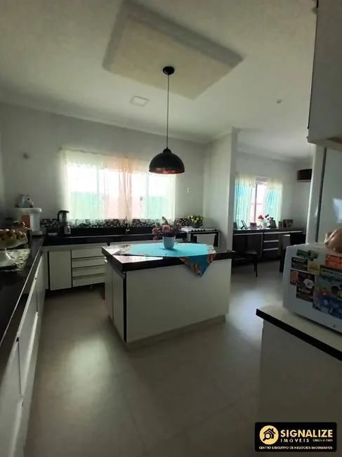 Casa de Condomínio com 3 quartos à venda, 300m2 em Peró, Cabo Frio - RJ - imagem 7 Foto 7 de Casa de Condomínio com 3 quartos à venda, 300m2 em Peró, Cabo Frio - RJ