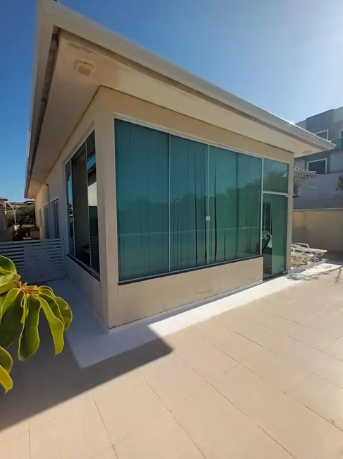 Foto 2 de Casa de Condomínio com 3 quartos à venda, 300m2 em Peró, Cabo Frio - RJ