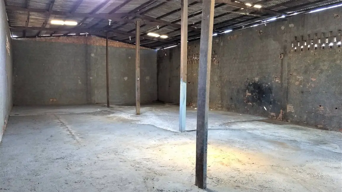 Foto 3 de Armazém / Galpão para alugar, 400m2 em Jardim Peró, Cabo Frio - RJ