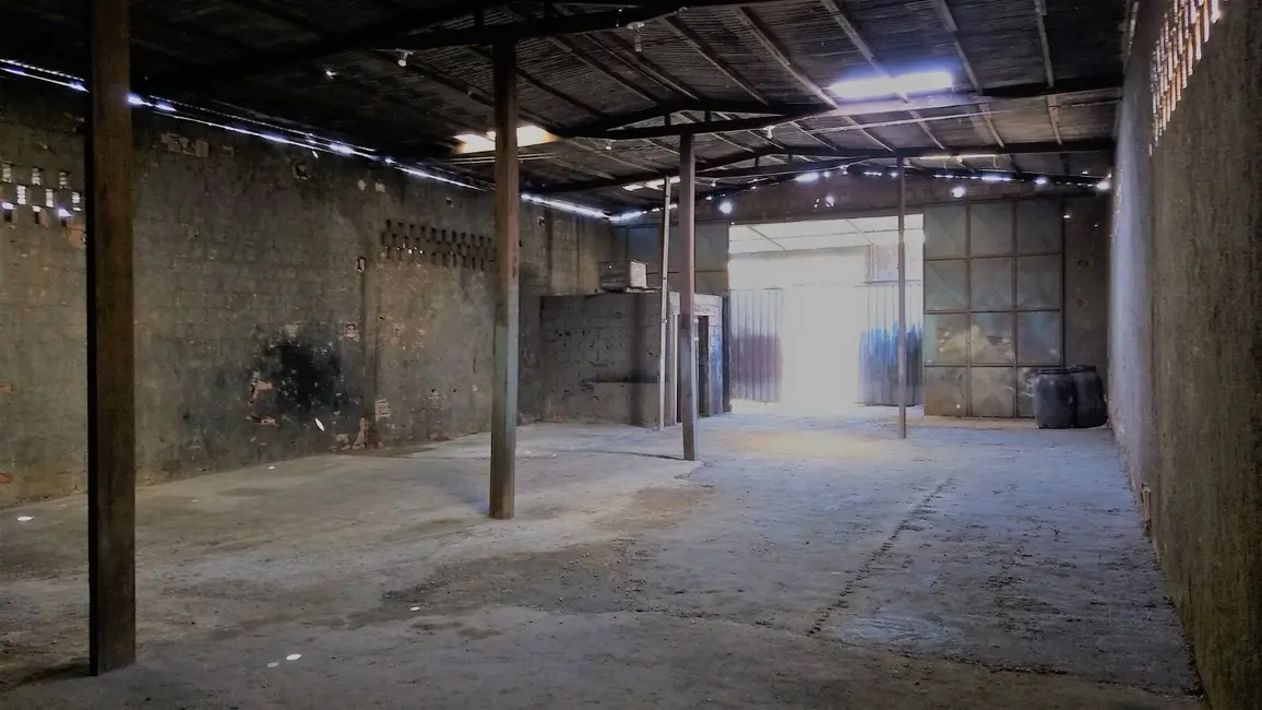 Foto 2 de Armazém / Galpão para alugar, 400m2 em Jardim Peró, Cabo Frio - RJ