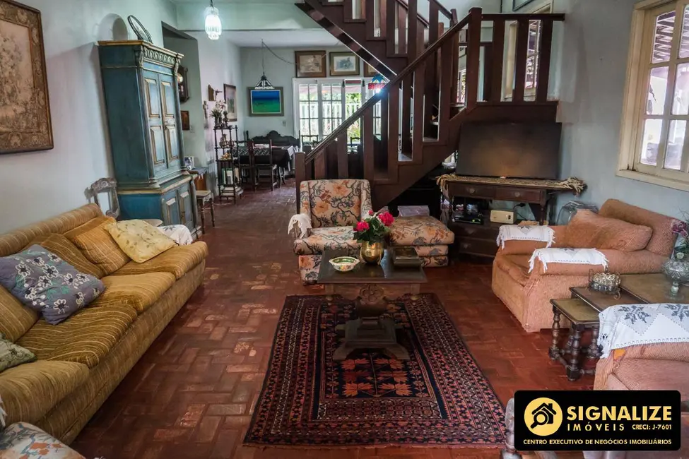 Foto 9 de Casa com 7 quartos à venda, 900m2 em Miguel Couto, Cabo Frio - RJ