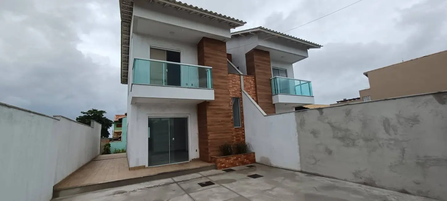 Foto 2 de Casa com 4 quartos à venda, 220m2 em Cabo Frio - RJ
