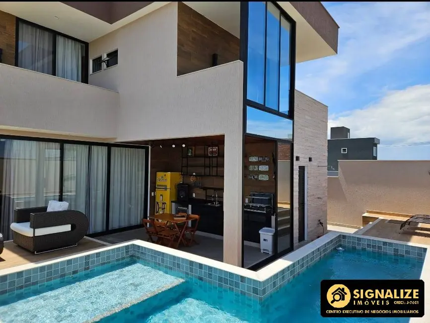 Foto 3 de Casa de Condomínio com 4 quartos à venda, 252m2 em Ogiva, Cabo Frio - RJ