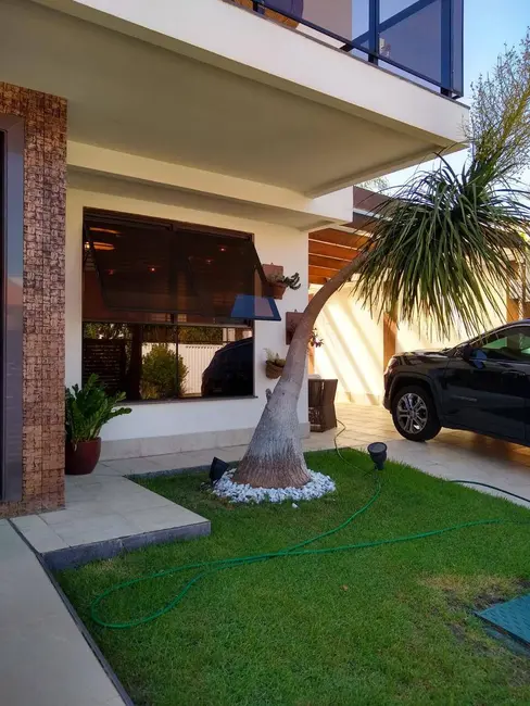 Foto 3 de Casa de Condomínio com 3 quartos à venda, 200m2 em Praia do Siqueira, Cabo Frio - RJ