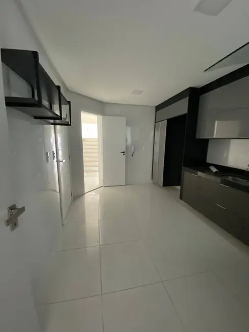 Foto 6 de Cobertura com 4 quartos à venda, 300m2 em Braga, Cabo Frio - RJ